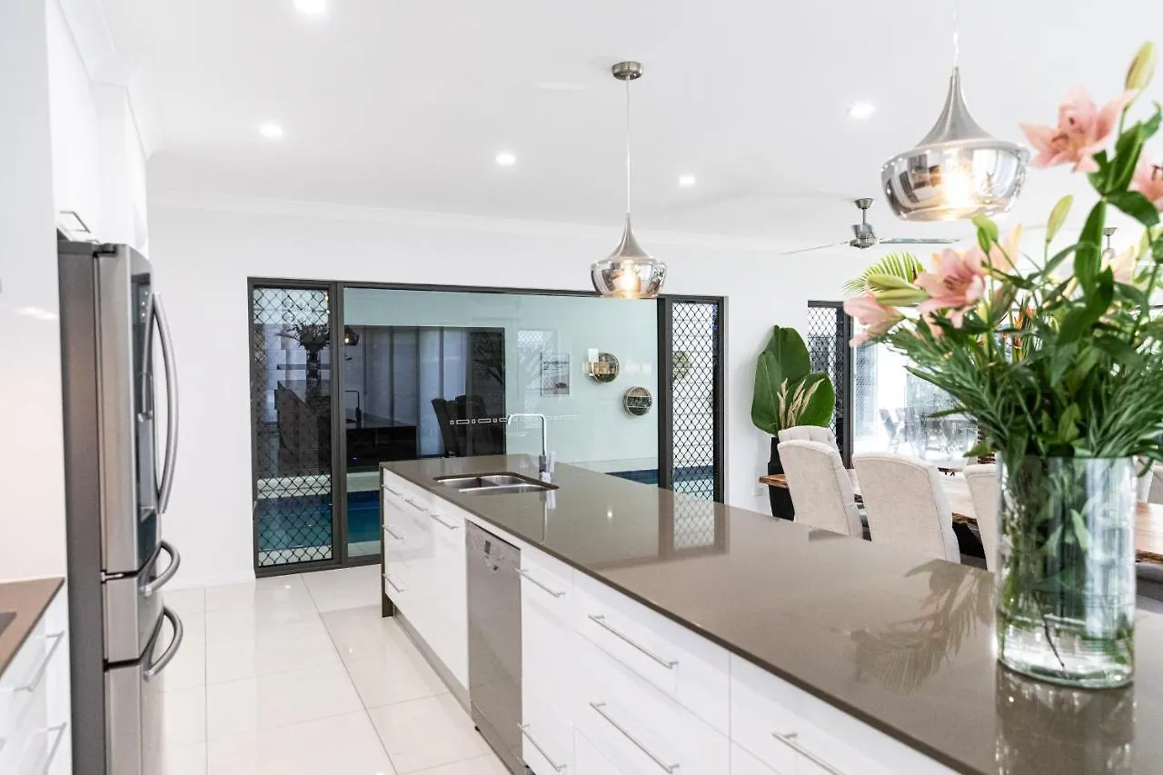 Villa Maasai - Coastal Luxury With A Heated Pool Trinity Beach Australia