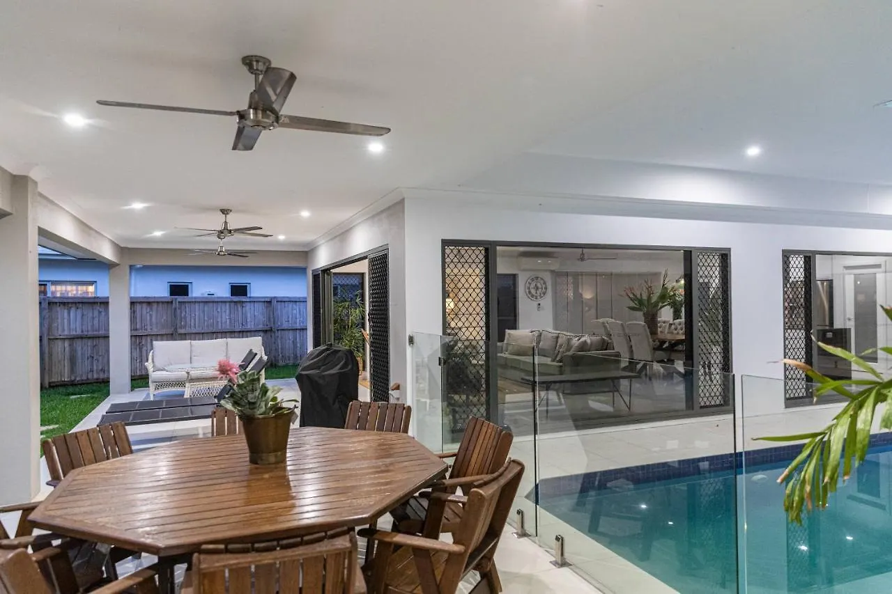 Villa Maasai - Coastal Luxury With A Heated Pool Trinity Beach Australia
