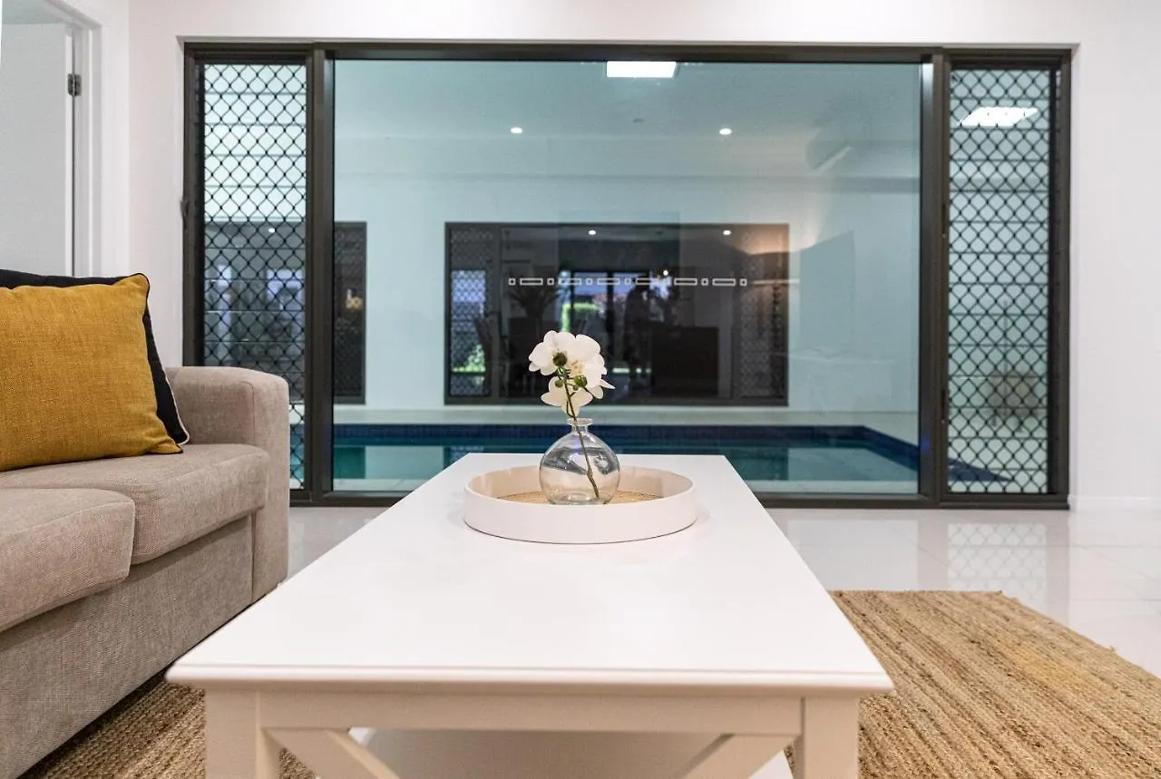 Villa Maasai - Coastal Luxury With A Heated Pool Trinity Beach Australia