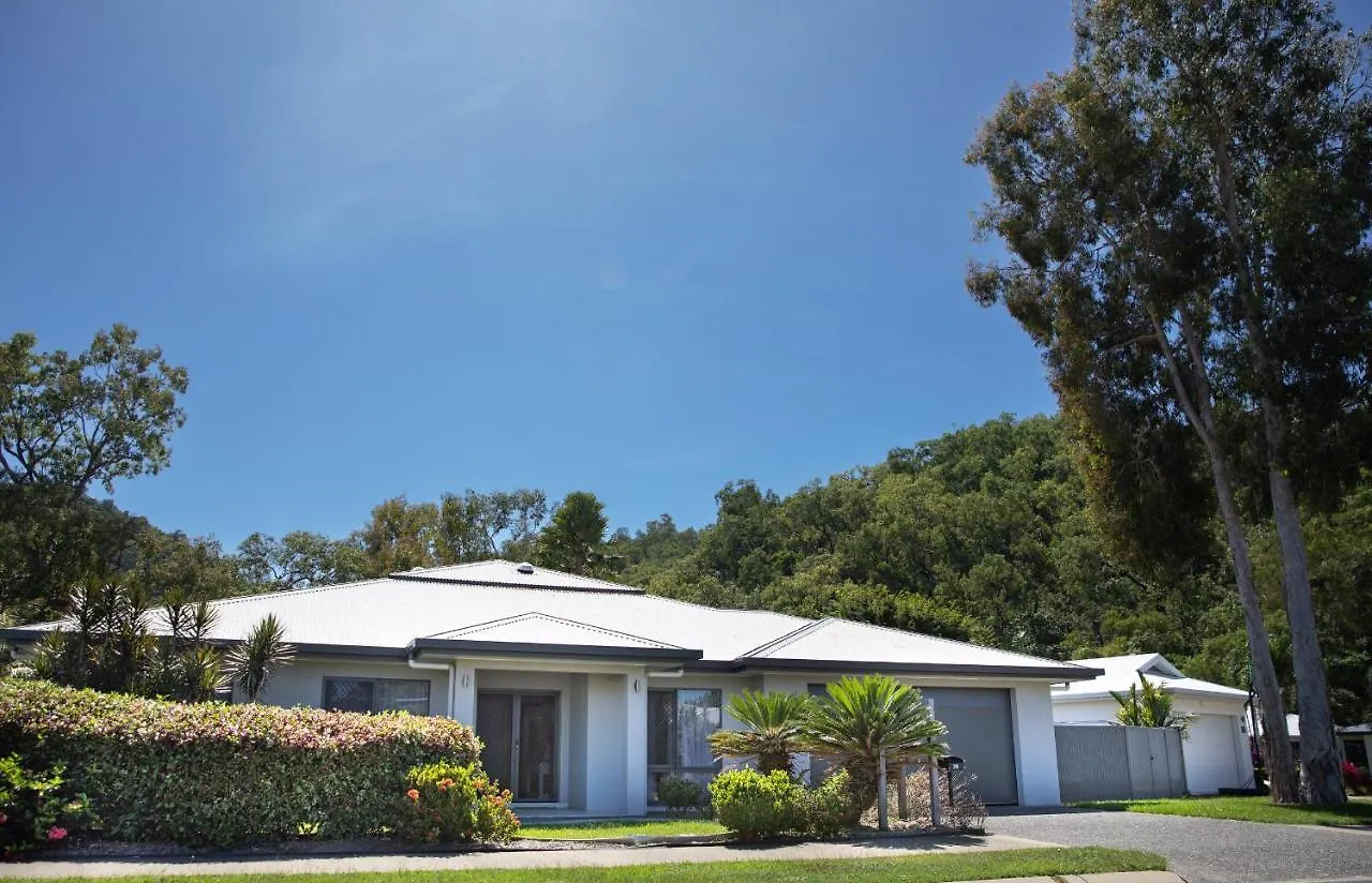 Villa Maasai - Coastal Luxury With A Heated Pool Trinity Beach Australia